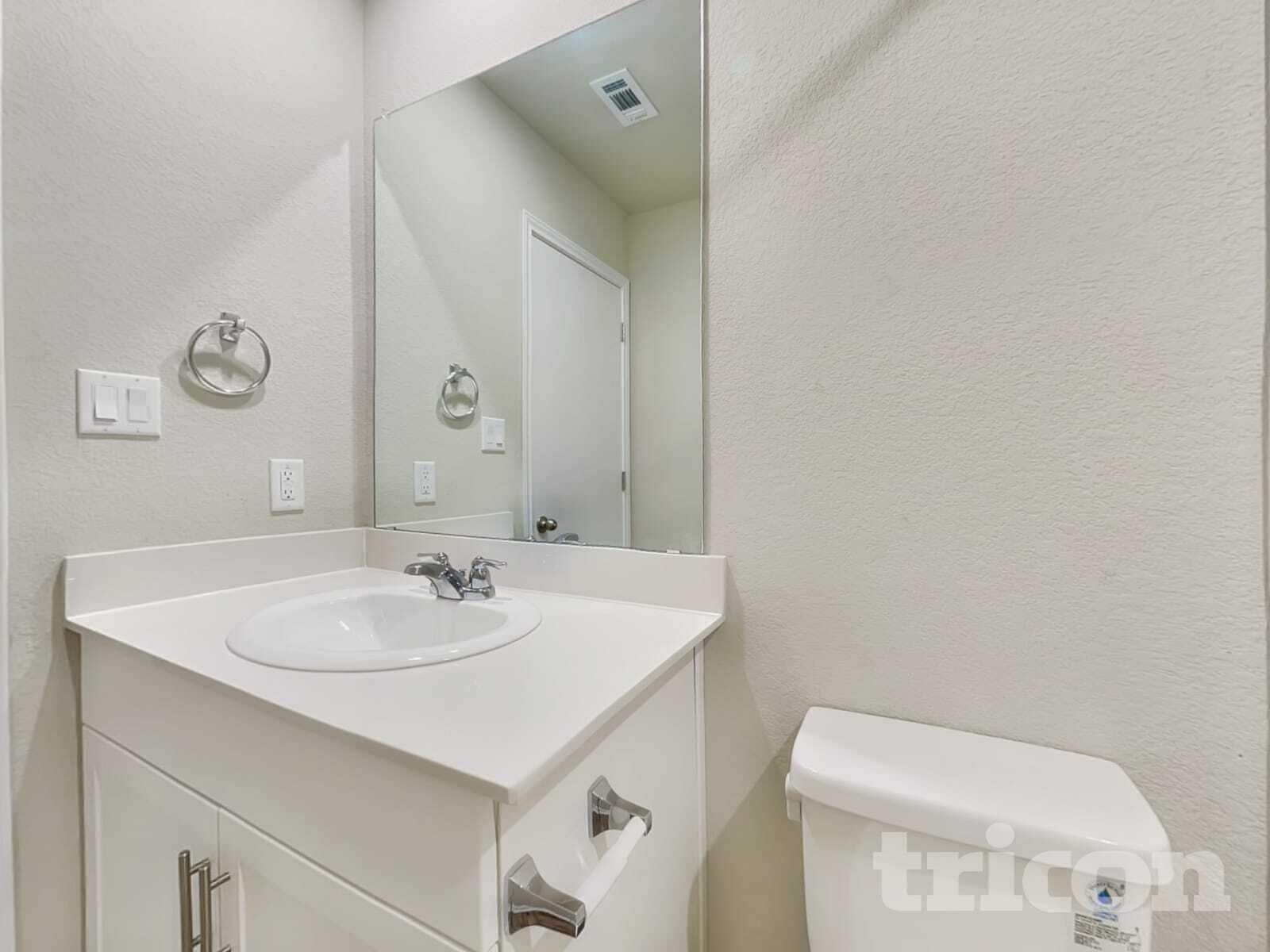 Building Photo - 5208 Saddle Clb Dr