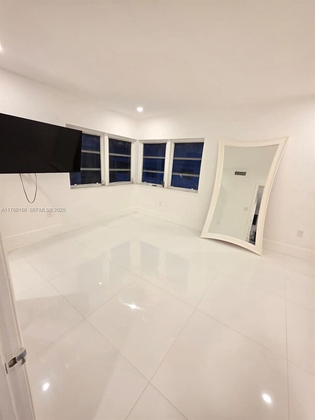 Building Photo - 760 Euclid Ave