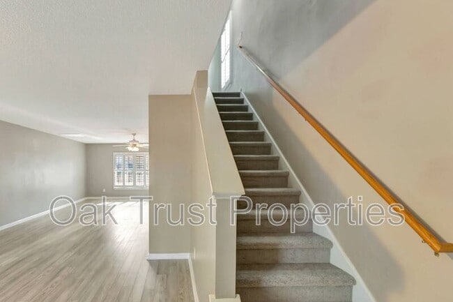 Building Photo - 196 Wildberry Ln