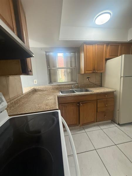 Building Photo - 7851 SW 10th Ct