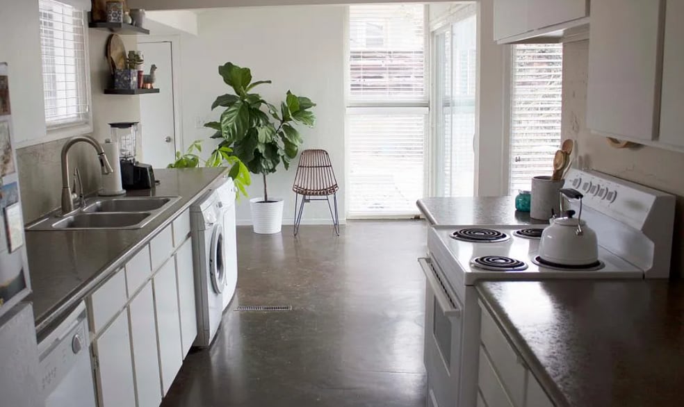 Kitchen (appliances have been updated) - 3230 E 3900 S