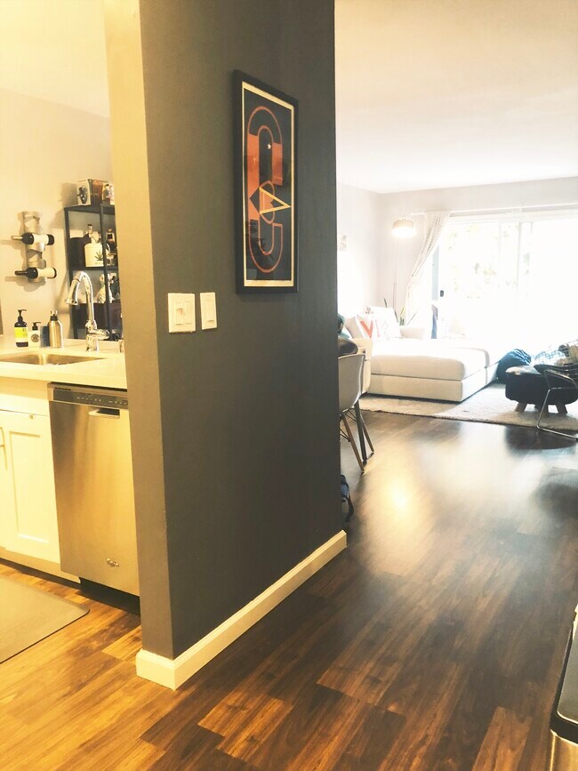 Building Photo - 199 Montecito Ave