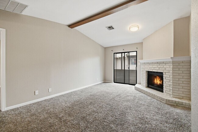 Building Photo - 2850 E 90th St