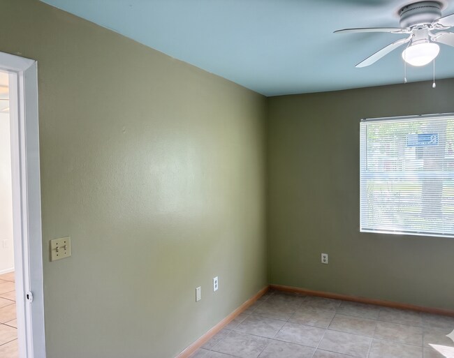 Building Photo - 3028 Parkway Blvd