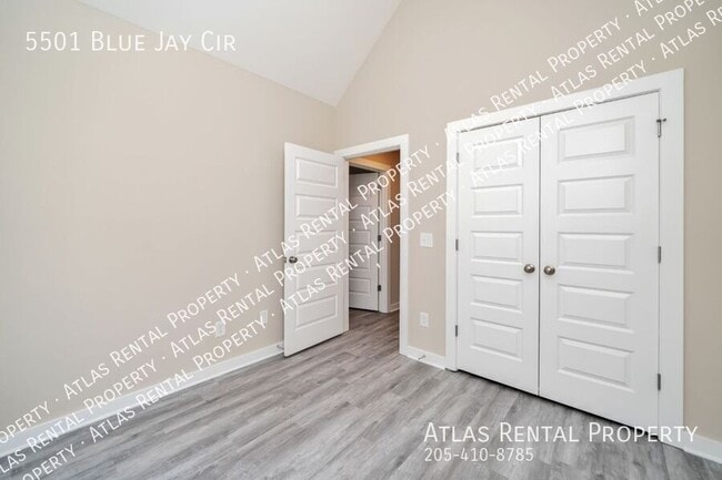 Building Photo - 5501 Blue Jay Cir