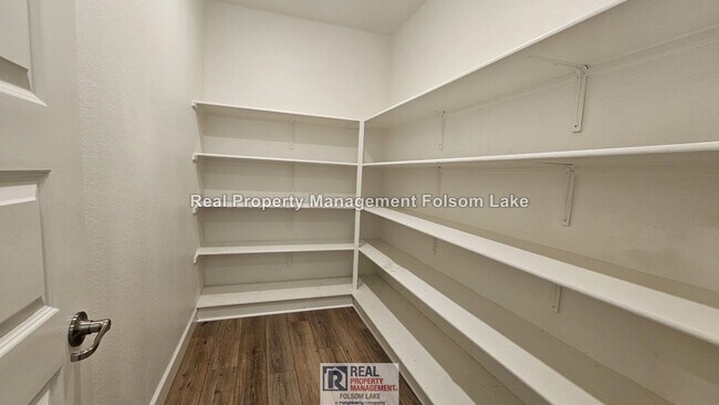 Building Photo - Upgraded 4 Bed + Loft | Solar | EV Charger | Outdoor Living | Folsom