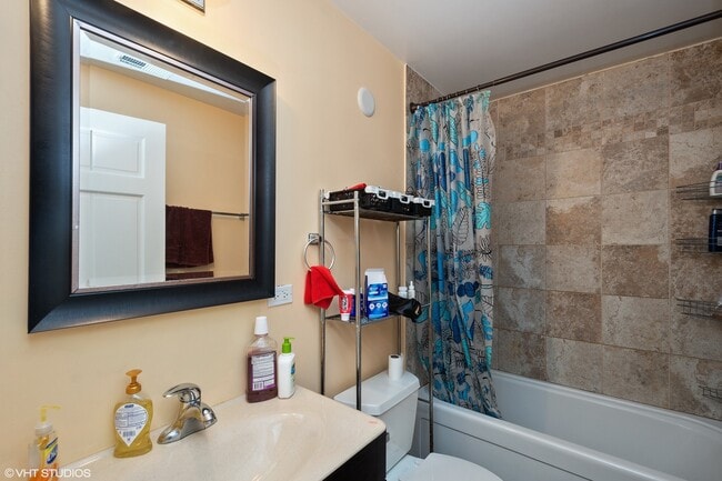 Building Photo - 2801 W Ardmore Ave