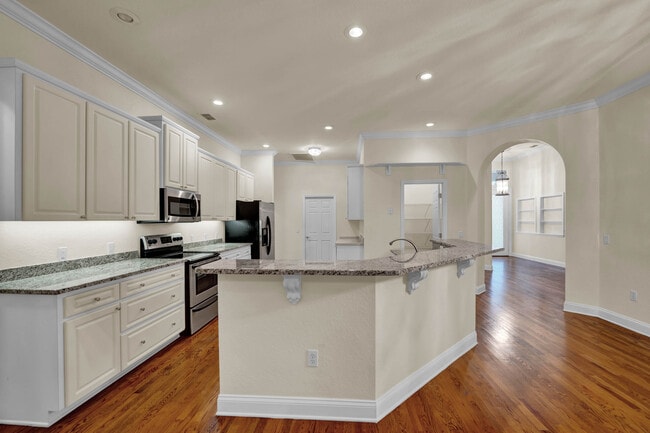 Kitchen. - 832 Ashton Oaks Cir