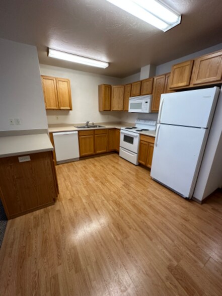 Building Photo - 31 Appleway Dr