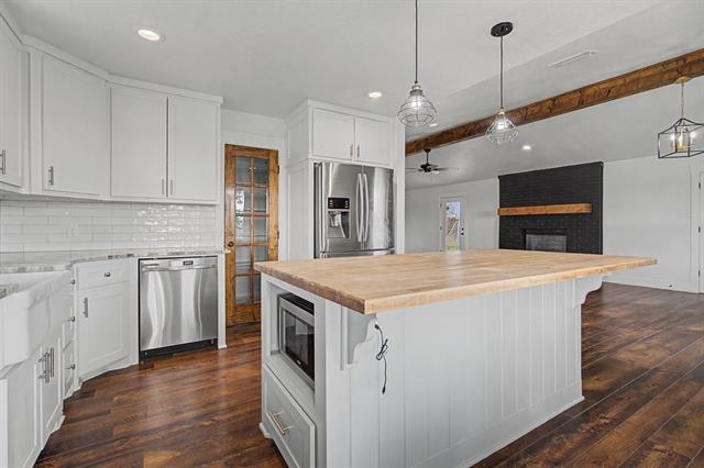 Building Photo - 192 Riverside Dr