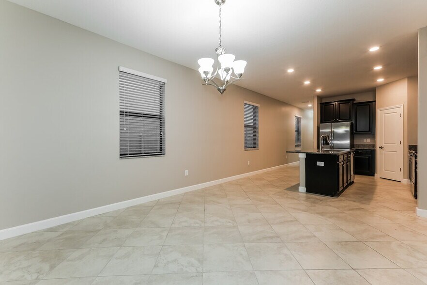 Building Photo - 10007 Ivory Dr