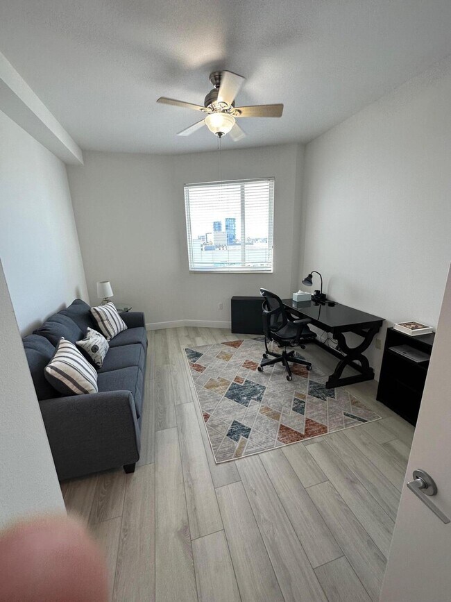 Building Photo - 1551 N Flagler Dr