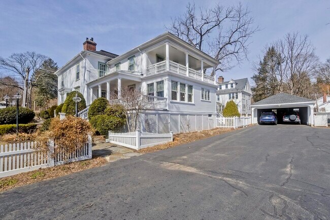 Building Photo - 25 Woodbridge St