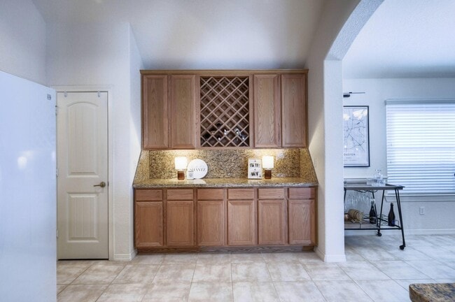 Building Photo - 108 Cove Cir