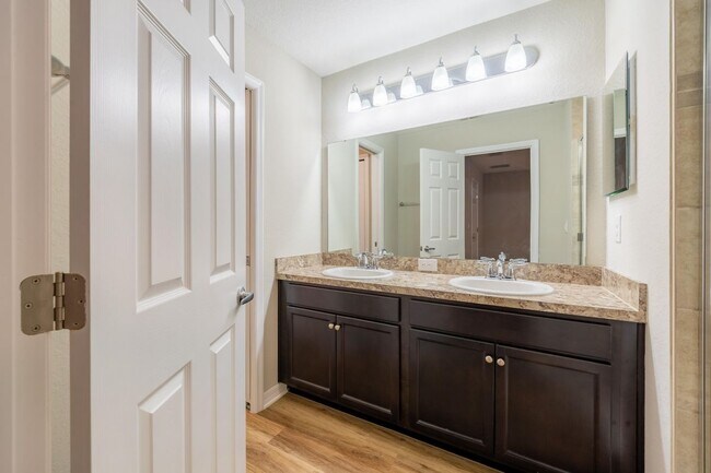 Building Photo - 2942 Fieldwood Cir