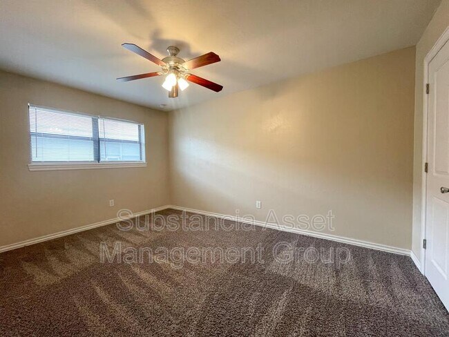 Building Photo - 1430 NW 25th St