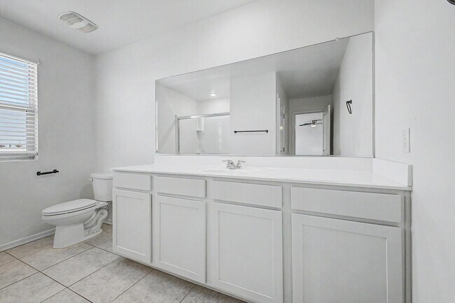 Building Photo - 35450 W Santa Clara Ave