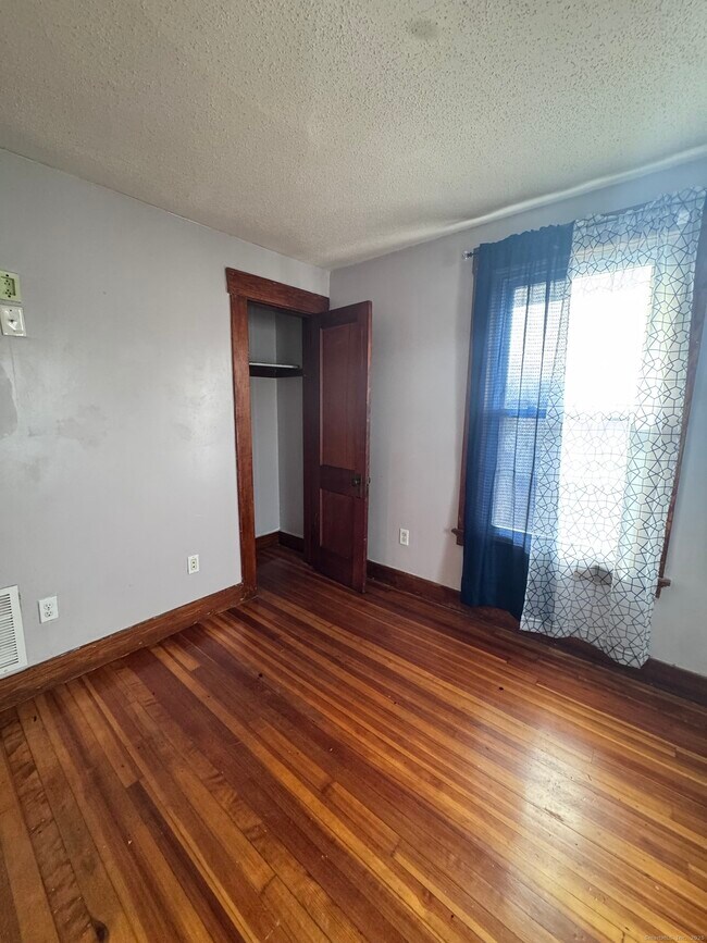 Building Photo - 62 Marne St