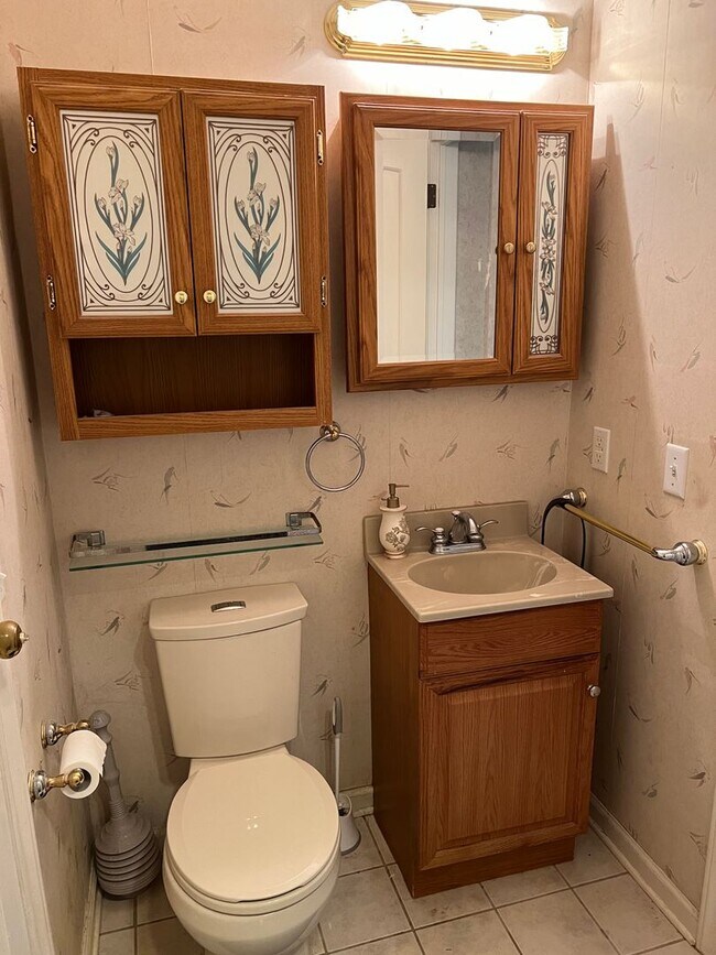 Building Photo - Spacious Home in McBryde Village next to V...