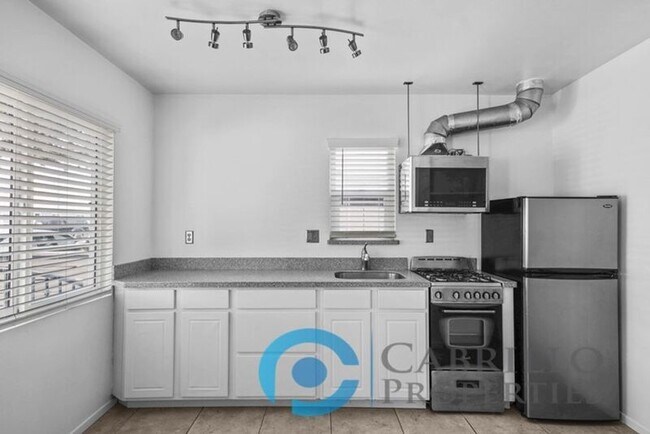 Building Photo - 2110 Bacon St