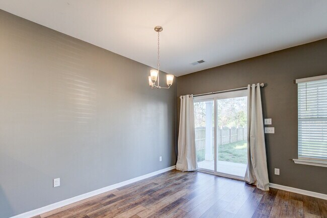 Building Photo - 416 Sandfarm Trail