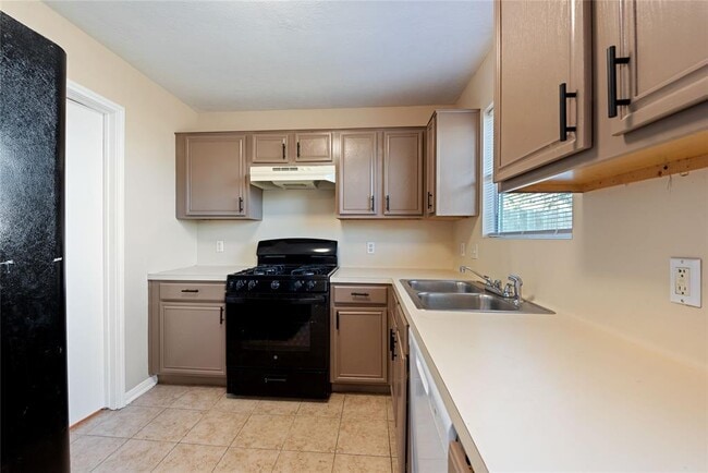 Building Photo - 8914 Pecan Pl Dr