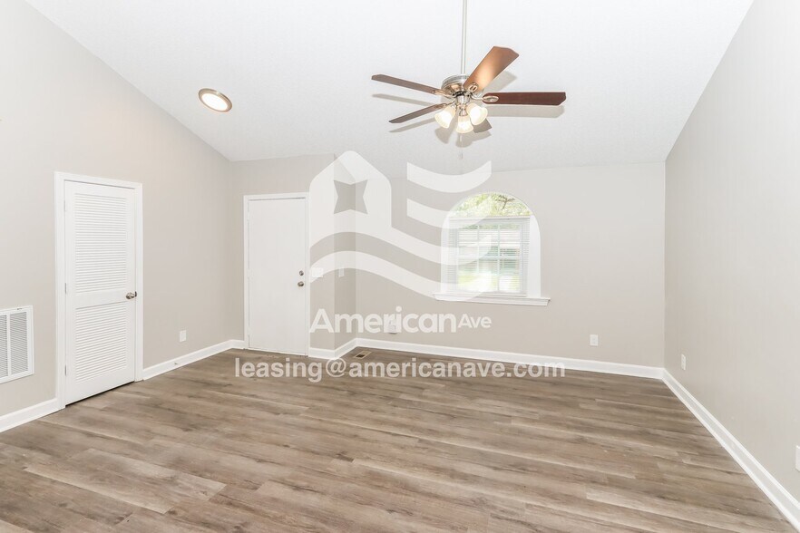 Building Photo - 200 Sunstede Rd