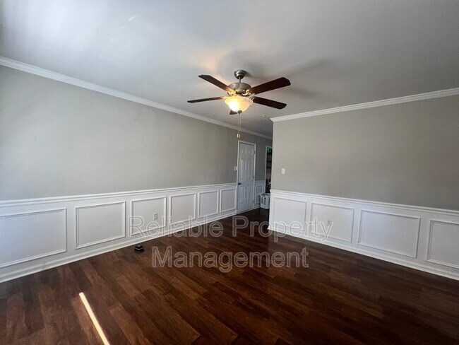 Building Photo - 222 Oakdale Ave