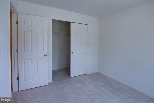 Building Photo - 25636 Pleasant Valley Rd