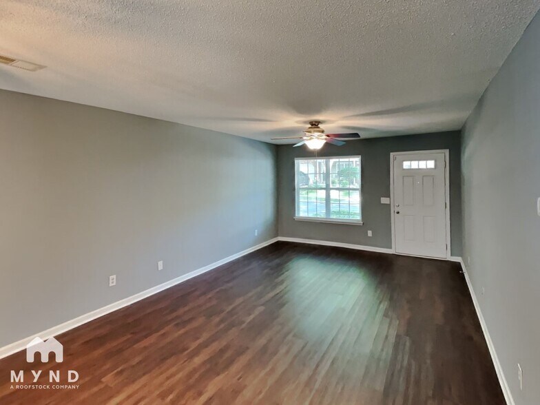 Building Photo - 16724 Timber Crossing Rd