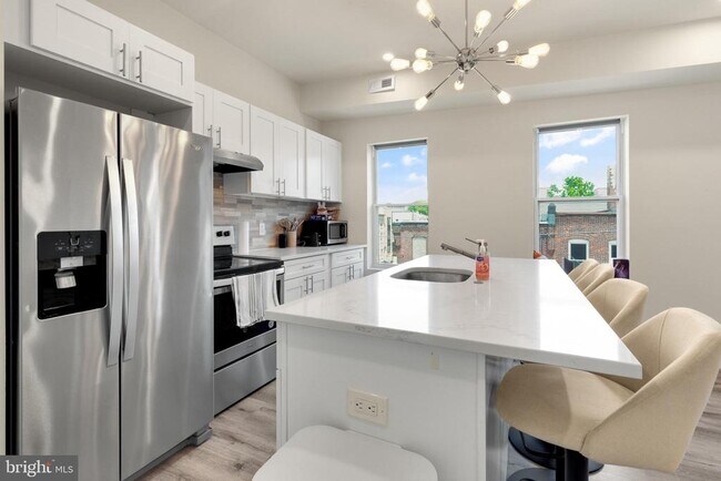 Building Photo - 537 N 35th St