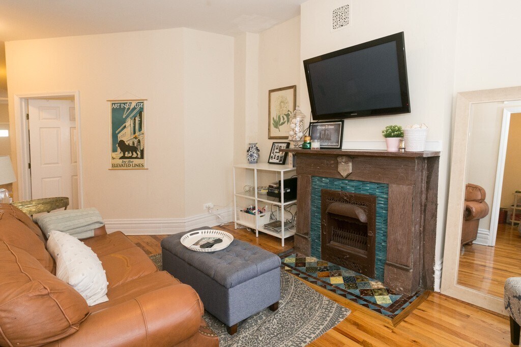 Building Photo - 2137 N Sheffield Ave