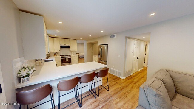 Building Photo - 30621 Sandtrap Dr