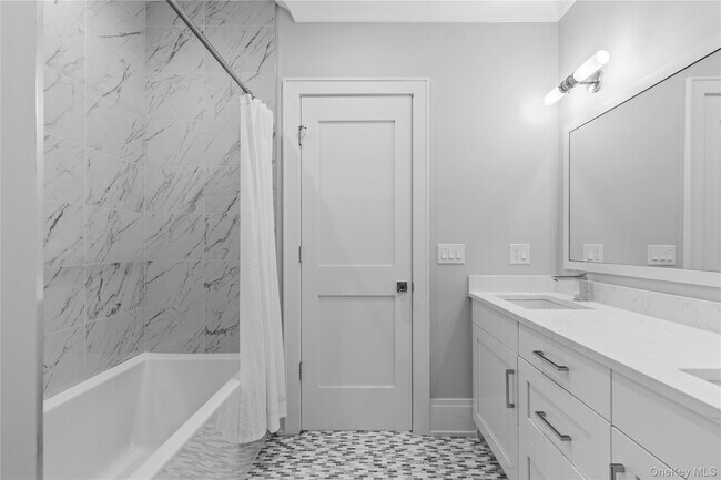 Building Photo - 25 Hunt Pl