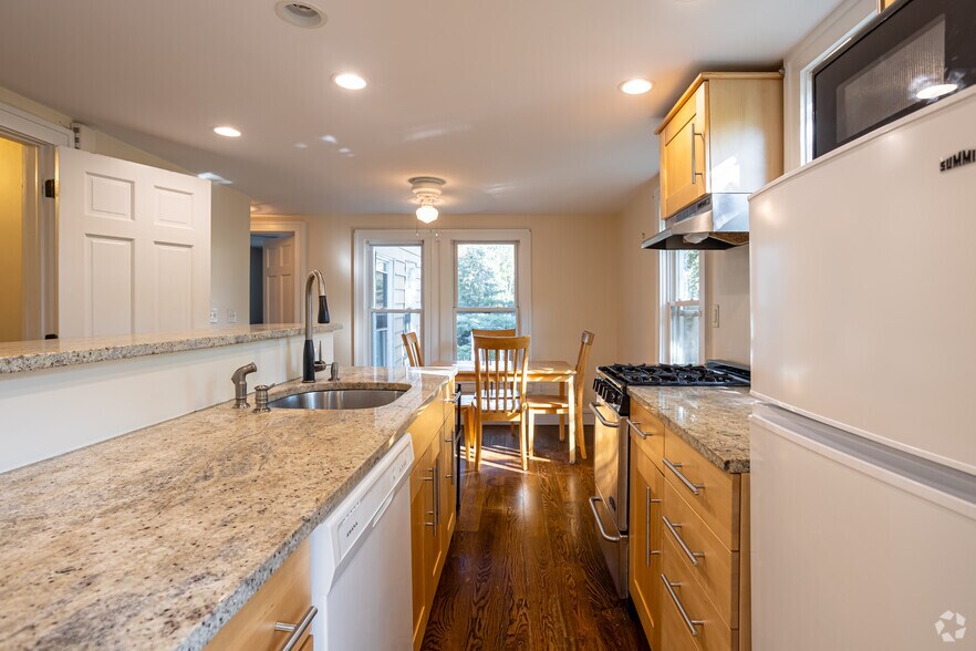 2BR, 1BA - Cogswell Avenue