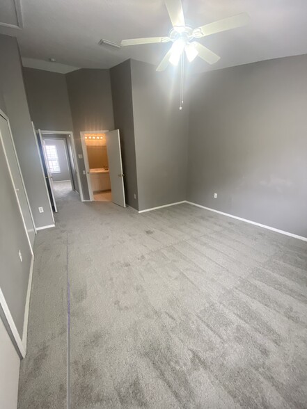 Building Photo - 2469 Lake Woodberry Cir