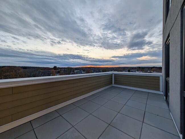 Building Photo - 55 N Main St