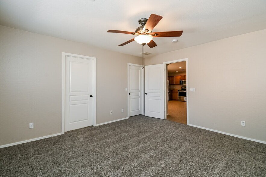 Building Photo - 3674 W Yellow Peak Dr