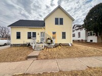 Building Photo - 821 2nd St