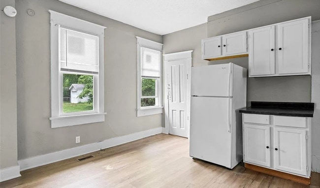 Building Photo - Modern 3 Bed 1 Bath - SECTION 8