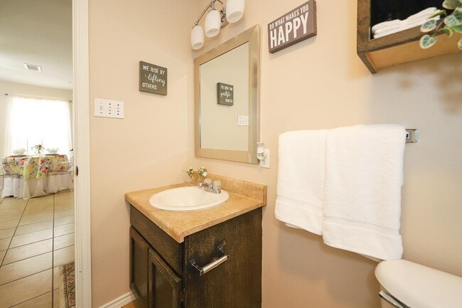 Building Photo - 2918 Garfield St