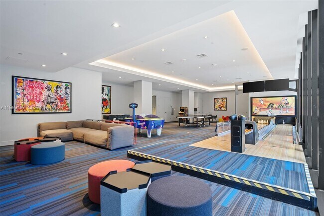 Building Photo - 1010 Brickell Ave