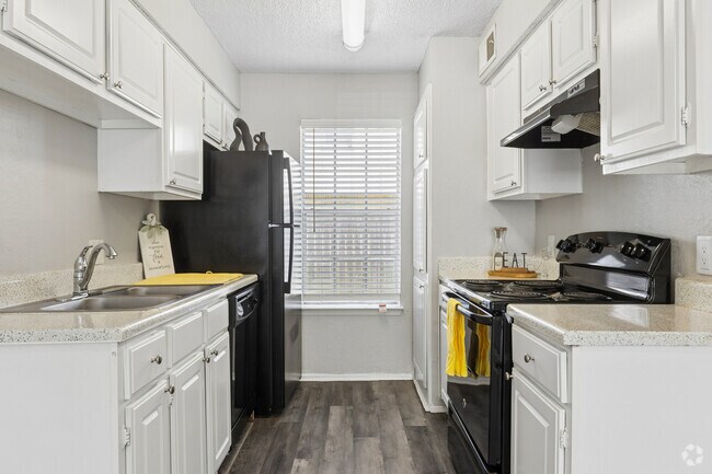 Interior Photo - Crestbrook Apartments