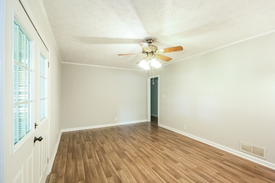 Building Photo - 3730 Sunny Hill Dr