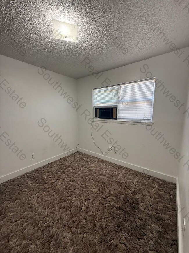 Building Photo - Cute 2 bedroom 1 bath