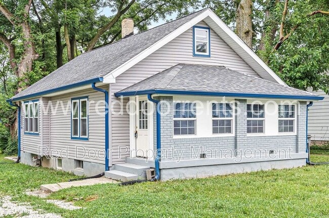 Building Photo - 3340 N Sherman Dr
