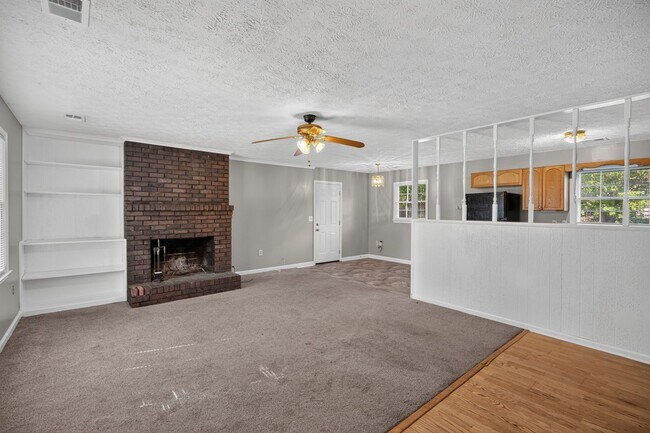 Building Photo - 495 Valerie Cir
