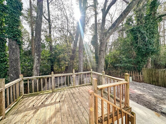 Building Photo - 3 bedroom 2 bath home located in mid -Wilmington area