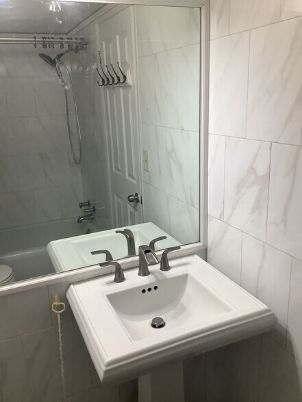 Bathroom1 - 7505 Democracy Blvd