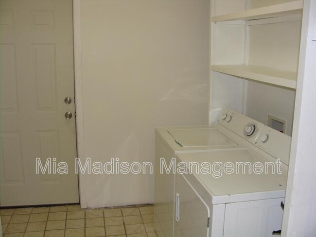 Building Photo - 4708 Springhill Rd